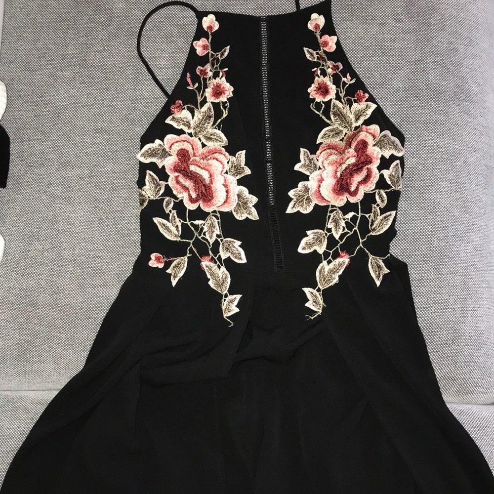LF short black dress